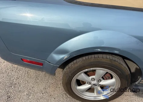 2005 Ford Mustang z USA, uszkodzony, nr VIN 1ZVHT84N755242547